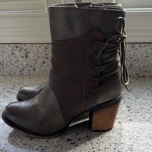 Pierre Dumas Gray Lace Up Boots